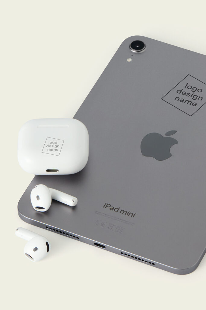 Apple iPad Mini en AirPods Pro met gepersonaliseerd logo, stijlvolle corporate gifts van Merchado